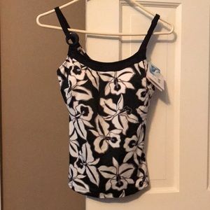 Lycra XtraLife bathing suit top. Women’s size 8